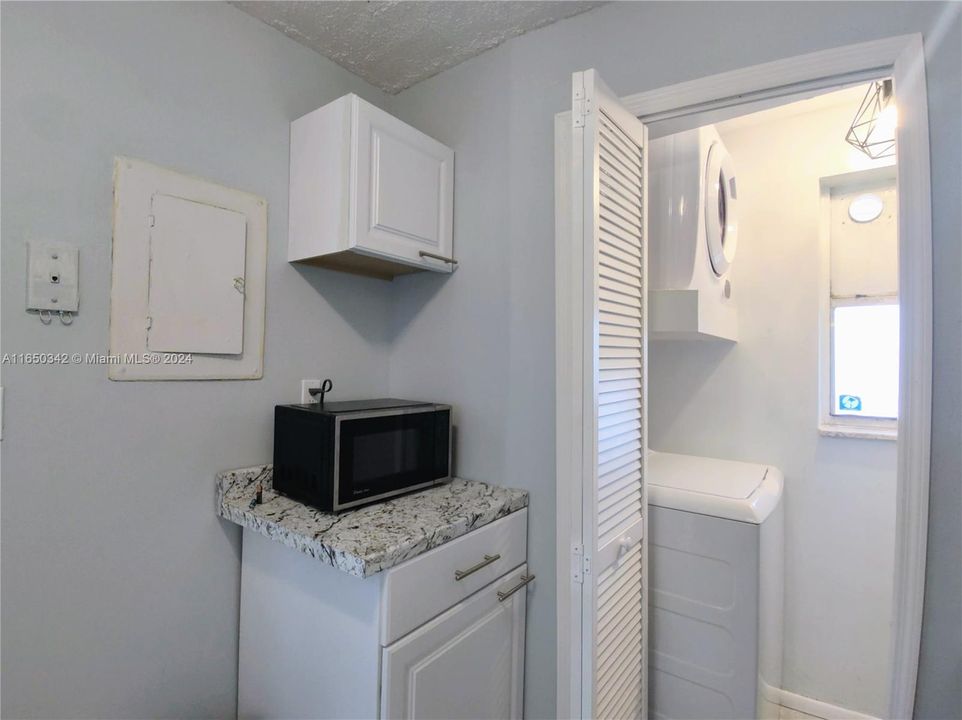 Recently Rented: $1,800 (2 beds, 2 baths, 949 Square Feet)