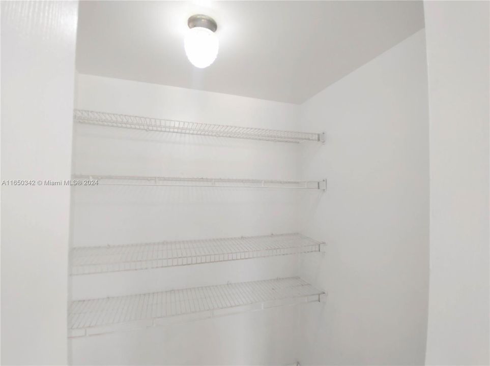 Recently Rented: $1,800 (2 beds, 2 baths, 949 Square Feet)