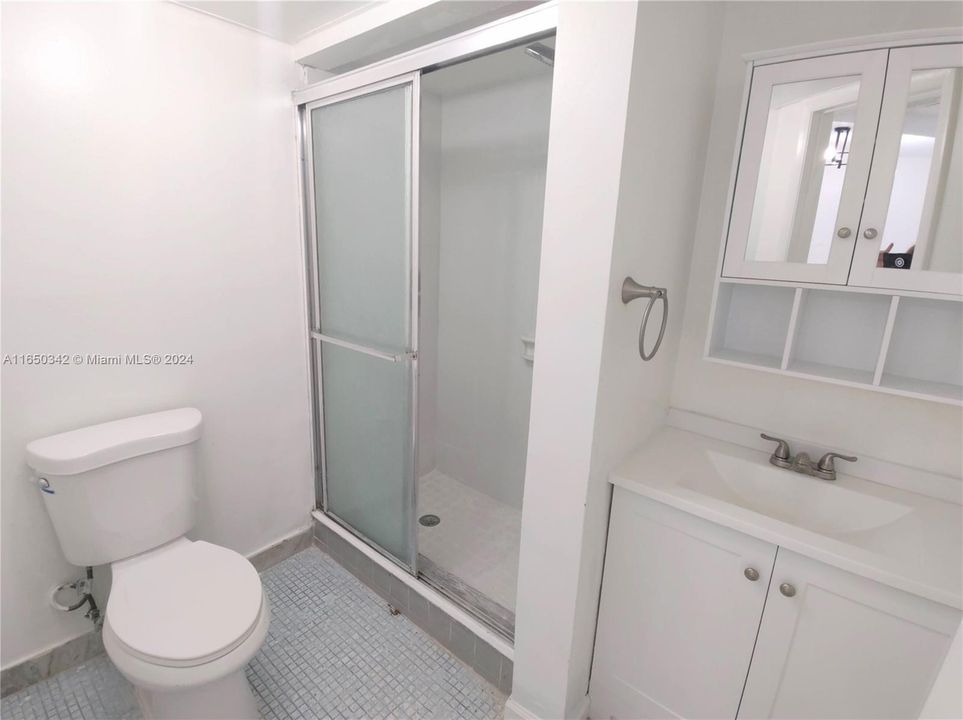 Recently Rented: $1,800 (2 beds, 2 baths, 949 Square Feet)