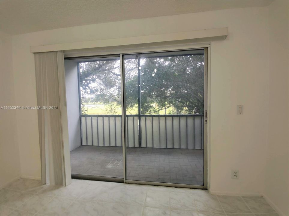 Recently Rented: $1,800 (2 beds, 2 baths, 949 Square Feet)