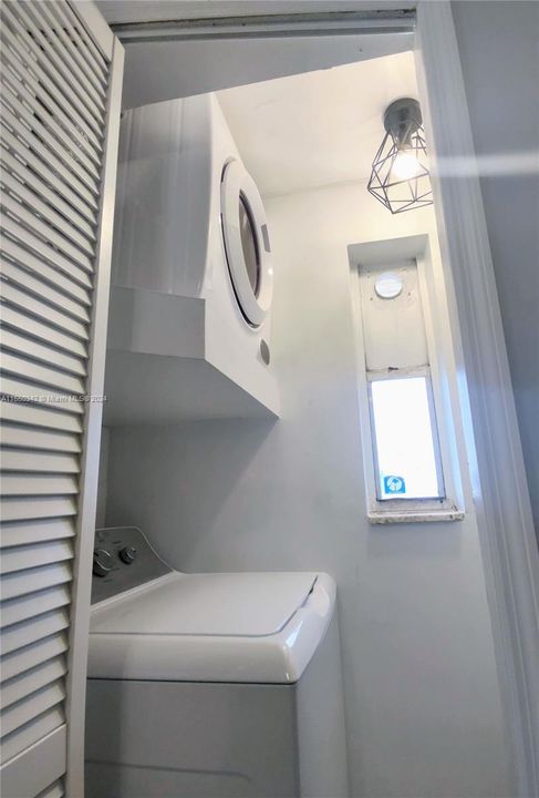 Recently Rented: $1,800 (2 beds, 2 baths, 949 Square Feet)