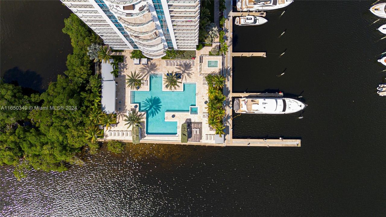 For Sale: $2,295,000 (3 beds, 3 baths, 2225 Square Feet)