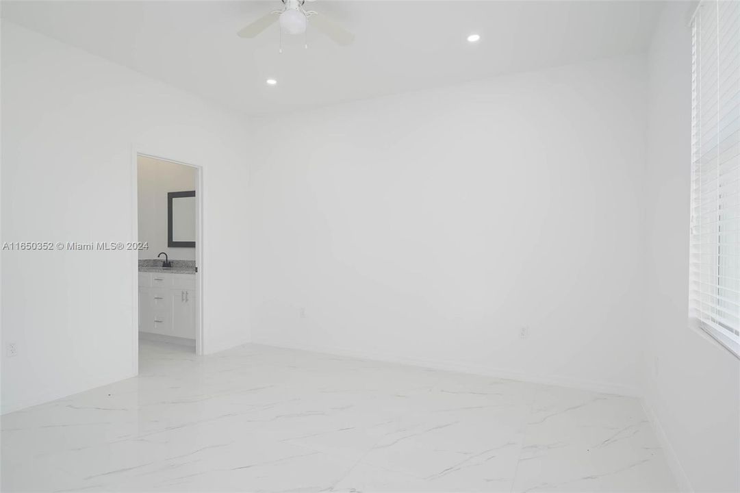 En Venta: $329,999 (3 camas, 2 baños, 1406 Pies cuadrados)