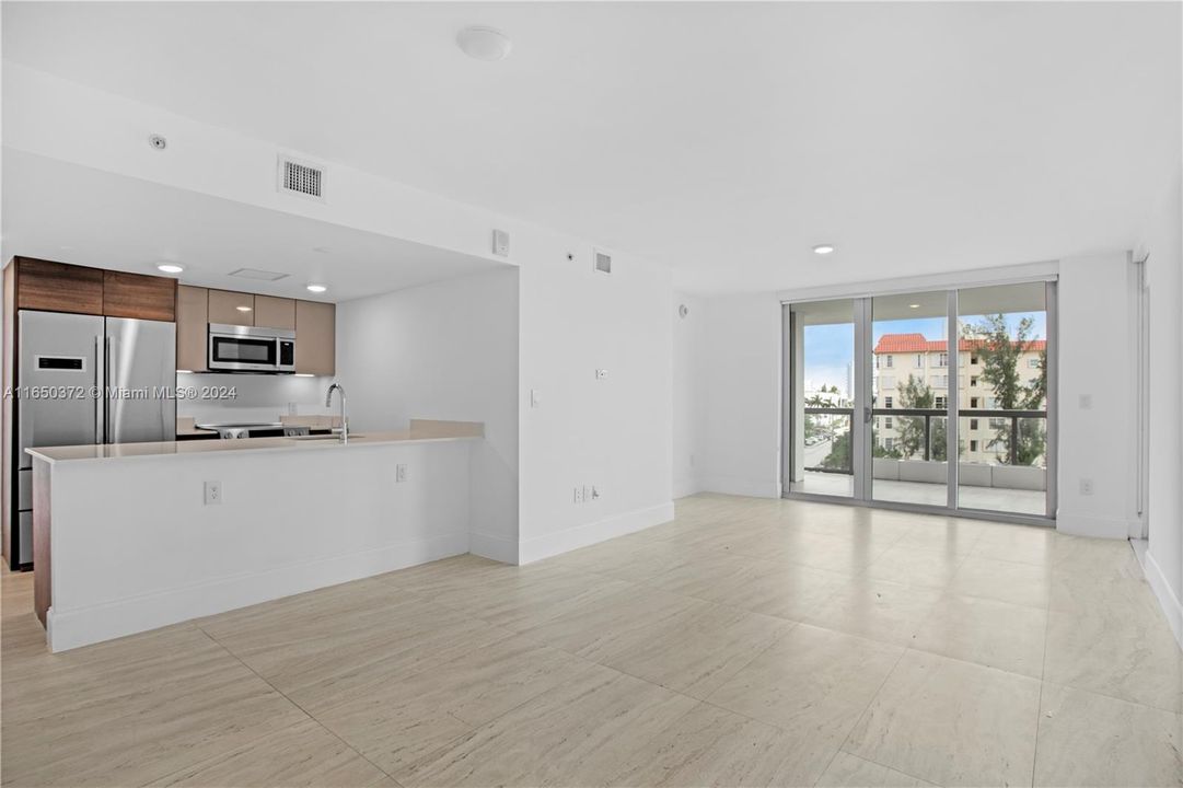 For Sale: $1,150,000 (3 beds, 2 baths, 1305 Square Feet)