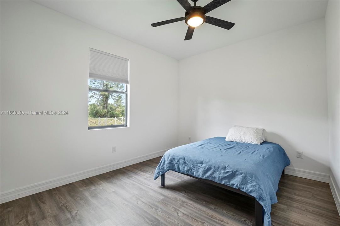 For Sale: $299,900 (3 beds, 2 baths, 1408 Square Feet)