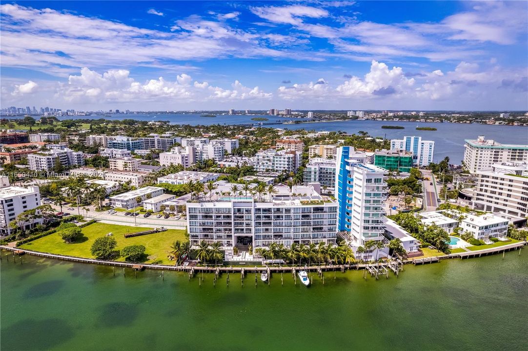 For Sale: $1,995,000 (3 beds, 2 baths, 1501 Square Feet)