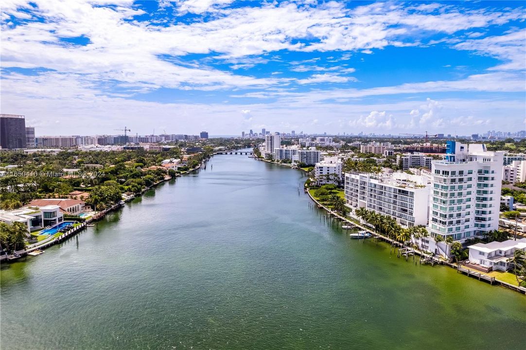 For Sale: $1,995,000 (3 beds, 2 baths, 1501 Square Feet)