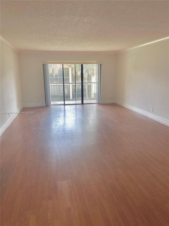 For Rent: $2,400 (2 beds, 2 baths, 1231 Square Feet)