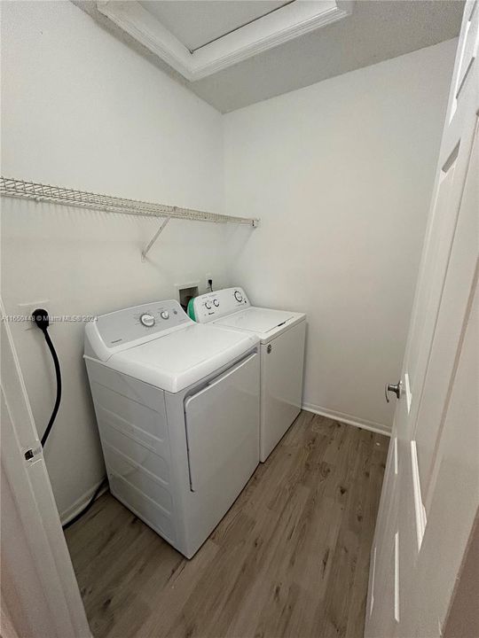 Active With Contract: $2,500 (3 beds, 2 baths, 1247 Square Feet)