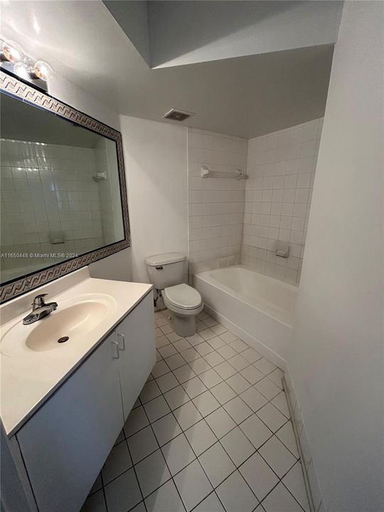 Active With Contract: $2,500 (3 beds, 2 baths, 1247 Square Feet)