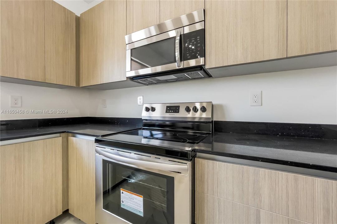 For Sale: $459,500 (3 beds, 2 baths, 1504 Square Feet)