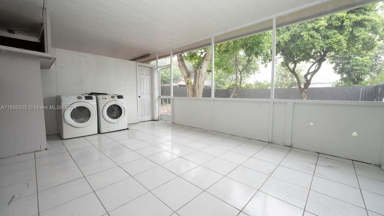 Activo con contrato: $687,000 (4 camas, 3 baños, 1424 Pies cuadrados)