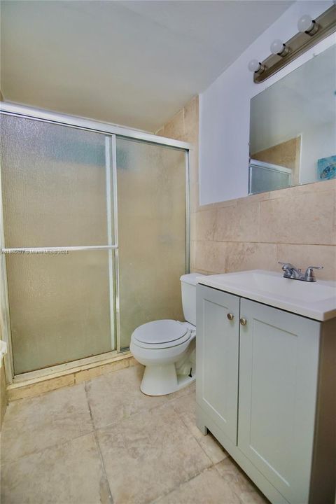 For Sale: $220,000 (1 beds, 1 baths, 588 Square Feet)