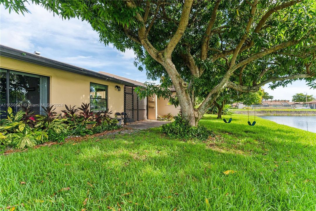 Недавно продано: $420,000 (2 спален, 3 ванн, 957 Квадратных фут)