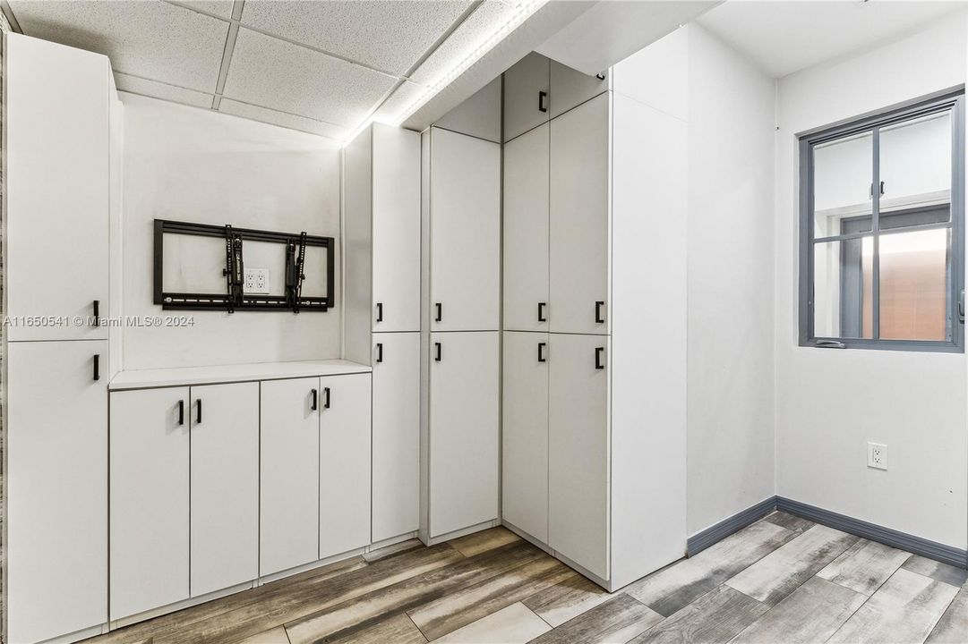 Недавно продано: $420,000 (2 спален, 3 ванн, 957 Квадратных фут)