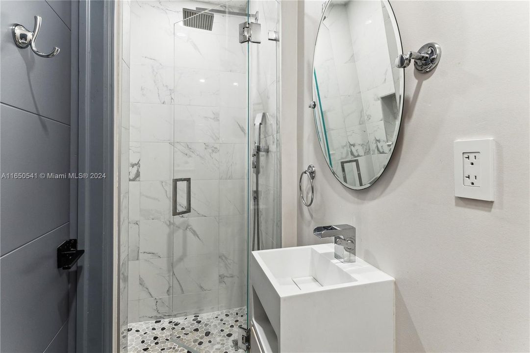 Недавно продано: $420,000 (2 спален, 3 ванн, 957 Квадратных фут)