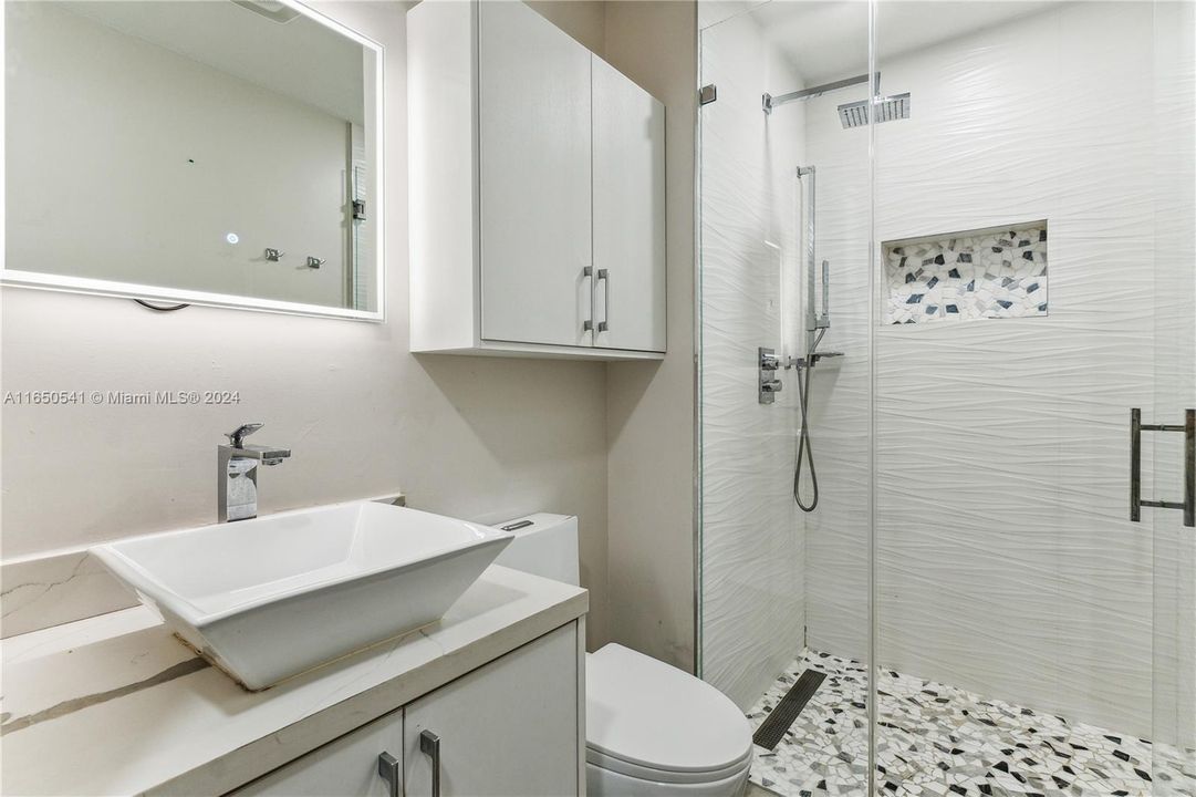 Недавно продано: $420,000 (2 спален, 3 ванн, 957 Квадратных фут)