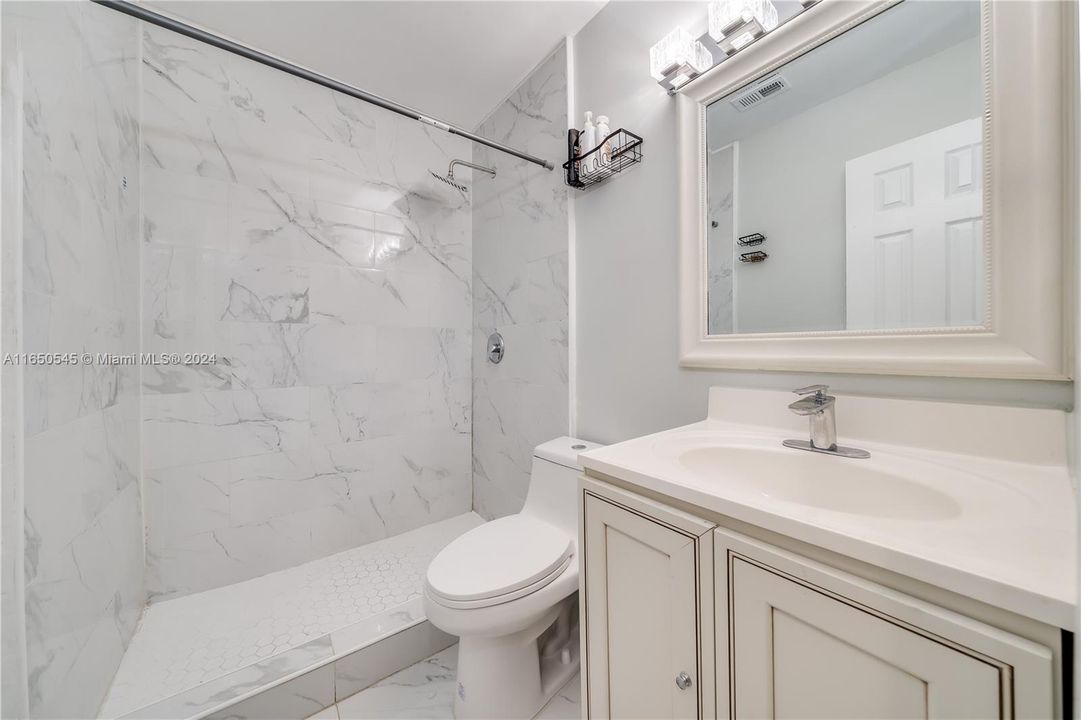 Recently Sold: $410,000 (4 beds, 1 baths, 1303 Square Feet)