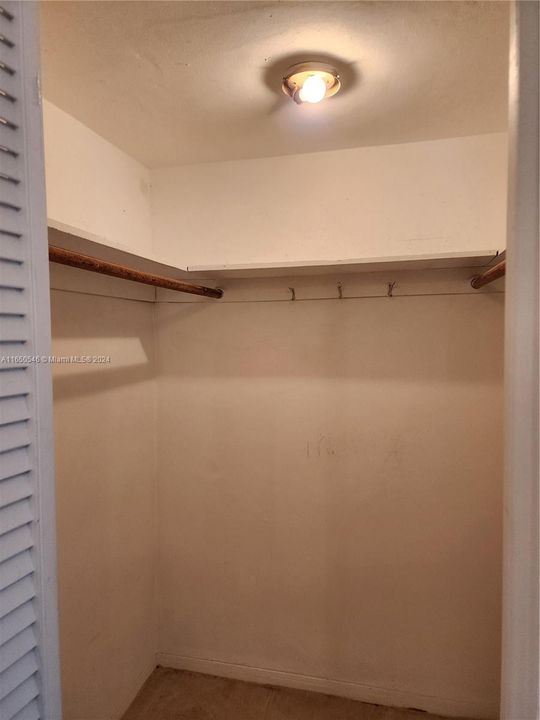 Walk-in Closet