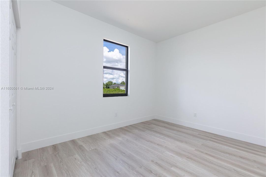 For Sale: $299,900 (3 beds, 2 baths, 1362 Square Feet)