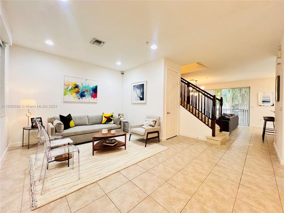 Active With Contract: $3,400 (3 beds, 2 baths, 1865 Square Feet)