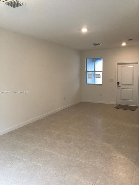 Active With Contract: $2,650 (3 beds, 2 baths, 1331 Square Feet)