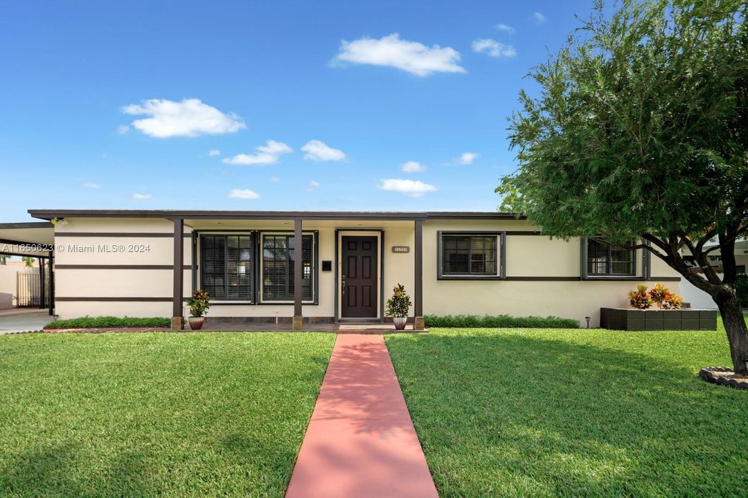 For Sale: $699,900 (3 beds, 2 baths, 1937 Square Feet)