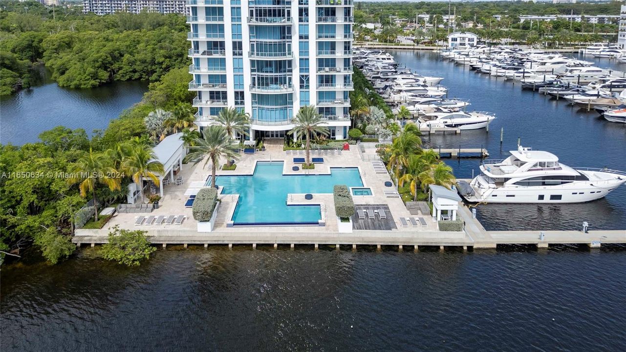 For Sale: $2,250,000 (3 beds, 3 baths, 2225 Square Feet)