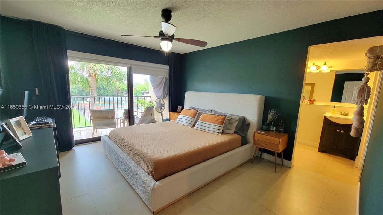 For Sale: $375,000 (2 beds, 2 baths, 1147 Square Feet)