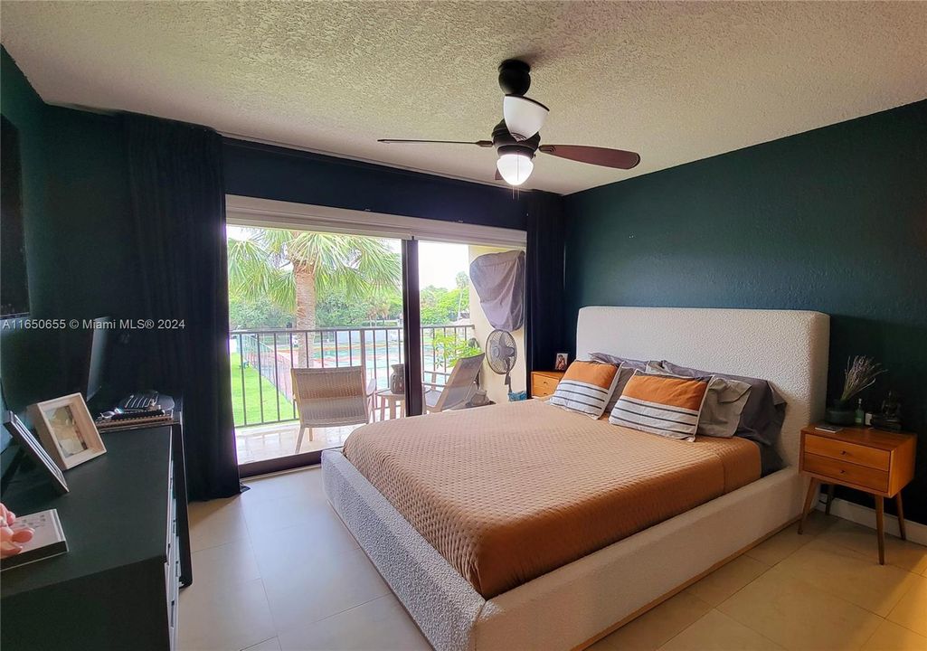 For Sale: $375,000 (2 beds, 2 baths, 1147 Square Feet)