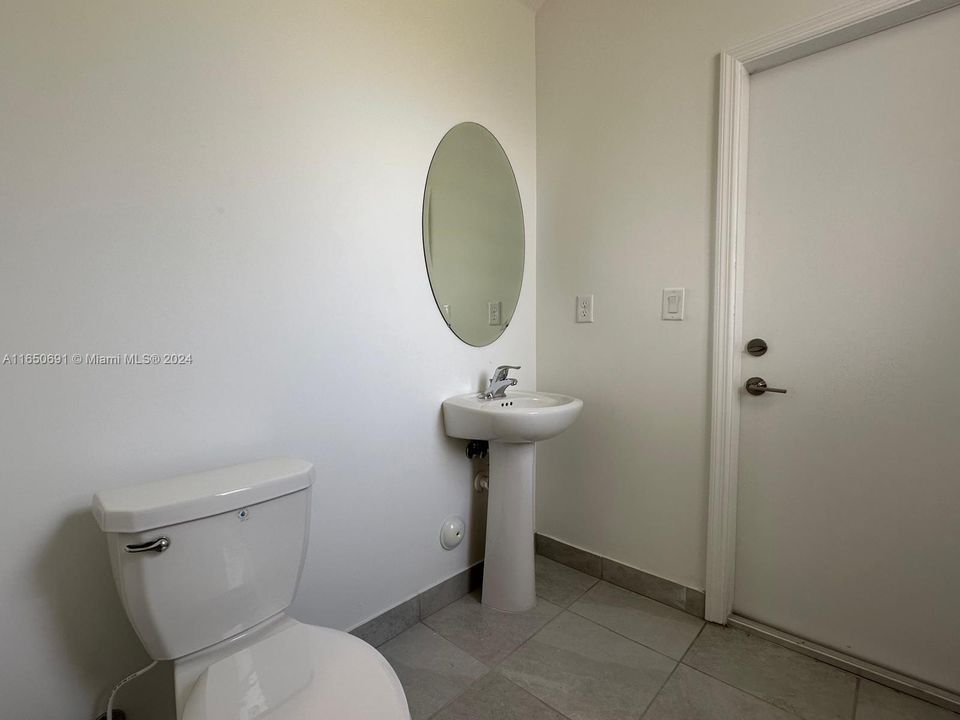 Active With Contract: $3,300 (4 beds, 2 baths, 2974 Square Feet)