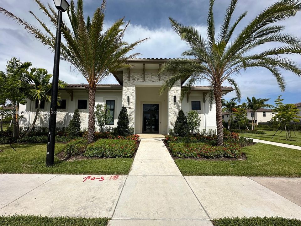 Active With Contract: $3,300 (4 beds, 2 baths, 2974 Square Feet)