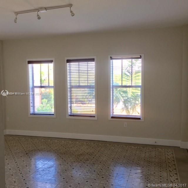 Recientemente alquilado: $2,100 (1 camas, 1 baños, 730 Pies cuadrados)