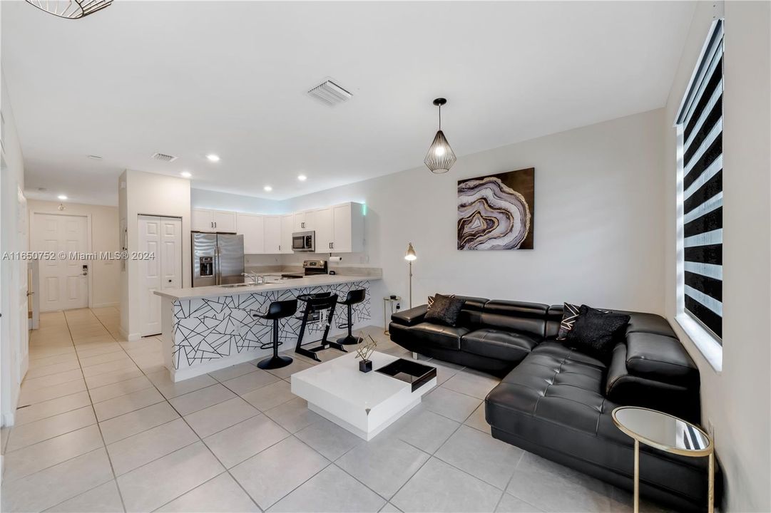 Active With Contract: $495,000 (3 beds, 2 baths, 1412 Square Feet)