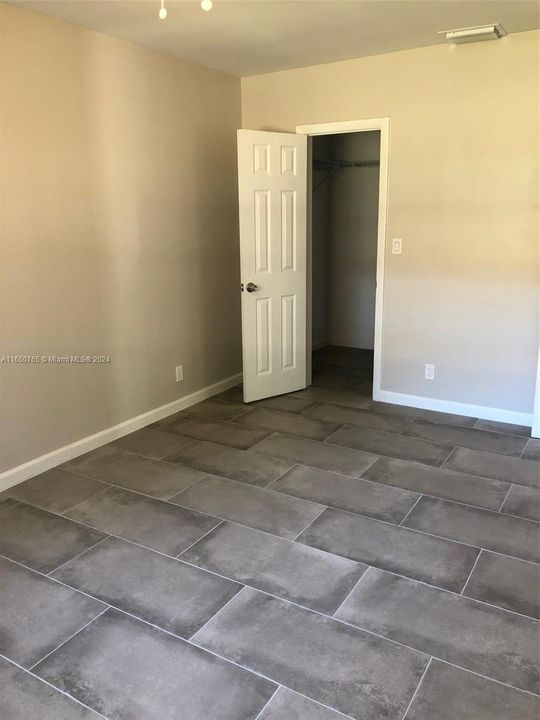 Active With Contract: $2,000 (2 beds, 1 baths, 3312 Square Feet)