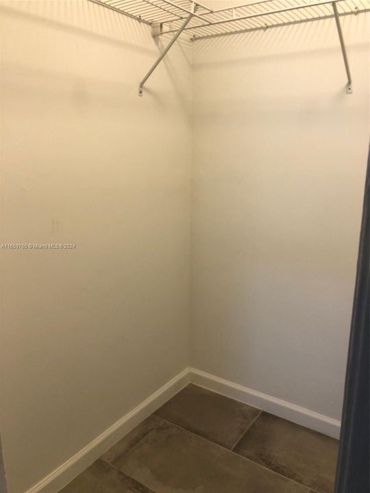 Active With Contract: $2,000 (2 beds, 1 baths, 3312 Square Feet)