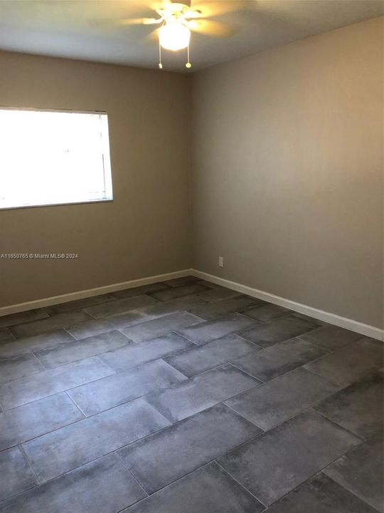 Active With Contract: $2,000 (2 beds, 1 baths, 3312 Square Feet)