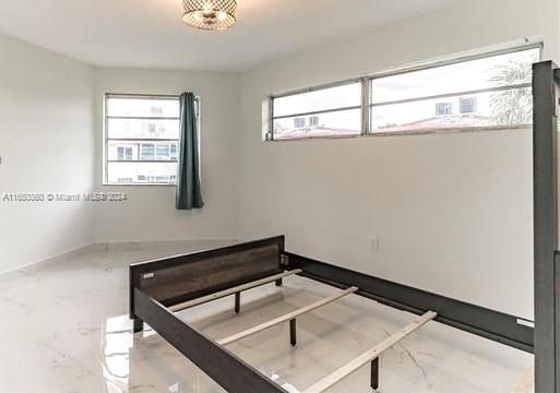 For Sale: $240,000 (1 beds, 1 baths, 600 Square Feet)