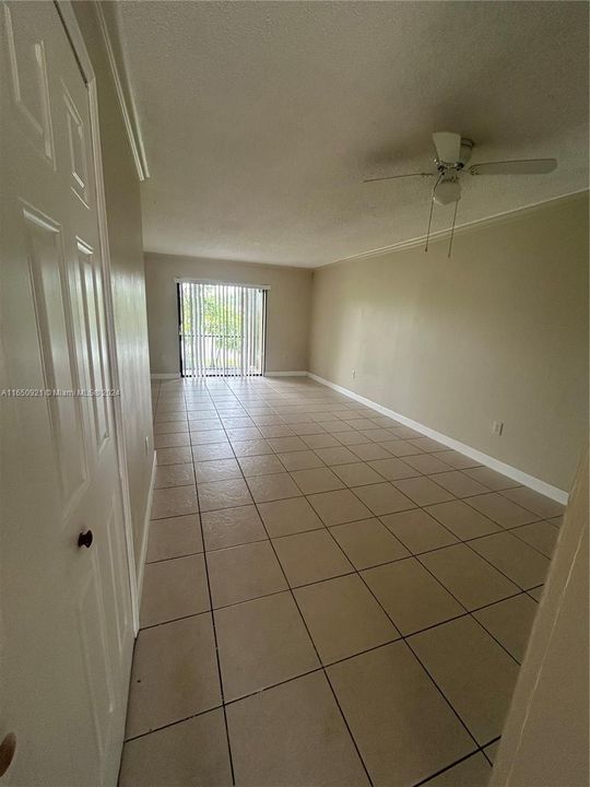 Active With Contract: $2,700 (3 beds, 2 baths, 1144 Square Feet)