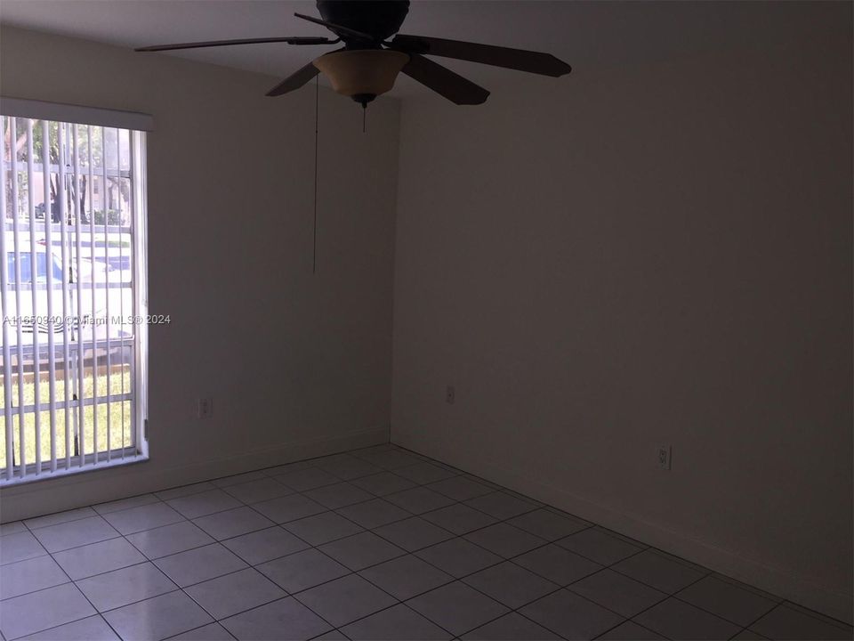 Recently Rented: $2,300 (2 beds, 1 baths, 840 Square Feet)