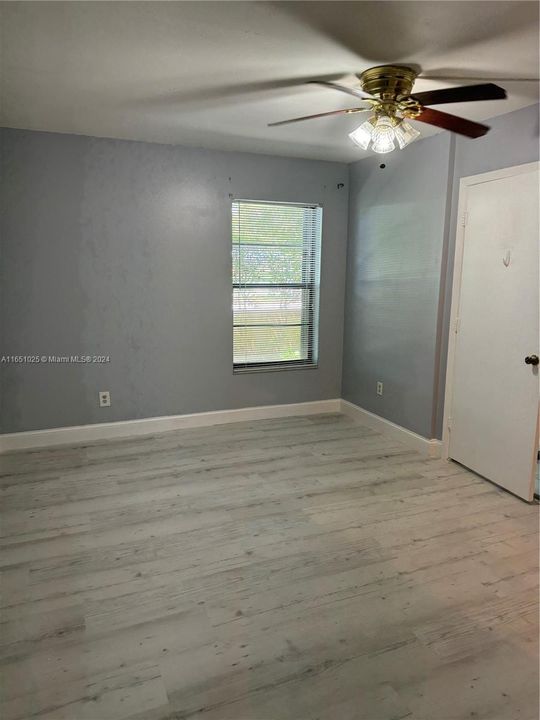 Active With Contract: $2,200 (2 beds, 2 baths, 900 Square Feet)