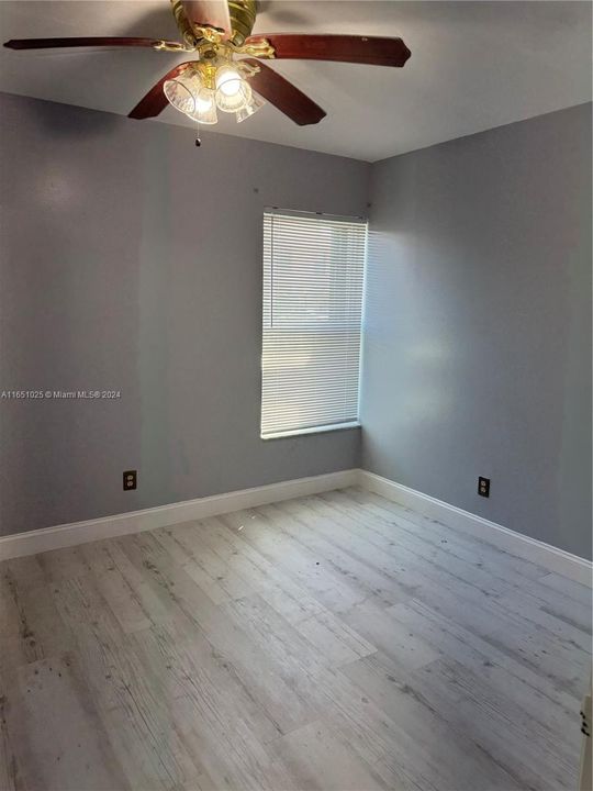 Active With Contract: $2,200 (2 beds, 2 baths, 900 Square Feet)