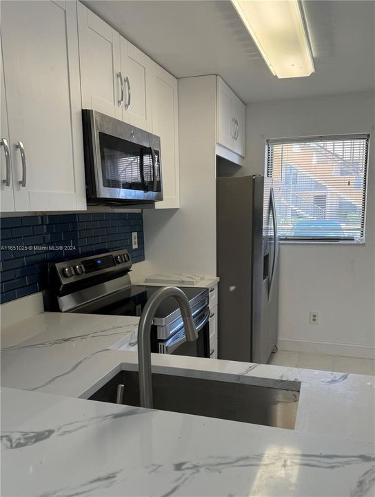 Active With Contract: $2,200 (2 beds, 2 baths, 900 Square Feet)