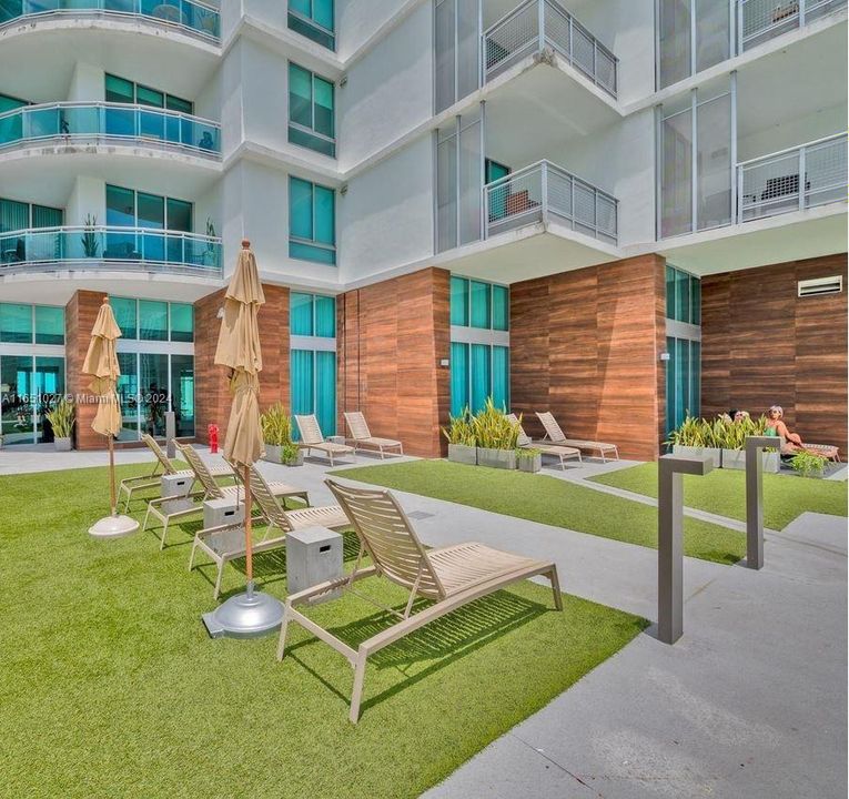 Recently Rented: $2,650 (0 beds, 1 baths, 698 Square Feet)