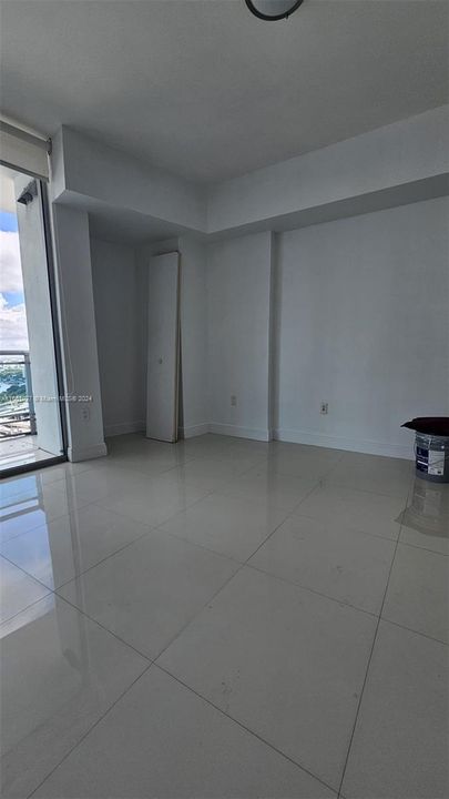 Recently Rented: $2,650 (0 beds, 1 baths, 698 Square Feet)