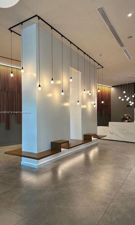 Recently Rented: $2,650 (0 beds, 1 baths, 698 Square Feet)