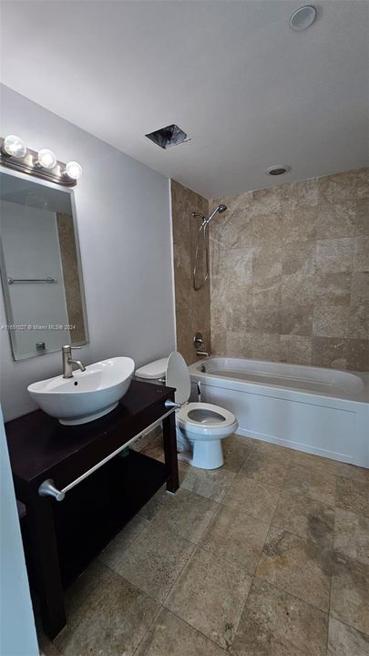 Recently Rented: $2,650 (0 beds, 1 baths, 698 Square Feet)