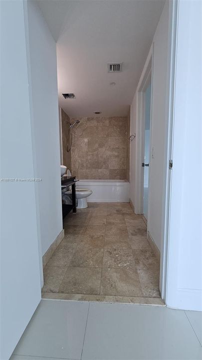 Recently Rented: $2,650 (0 beds, 1 baths, 698 Square Feet)