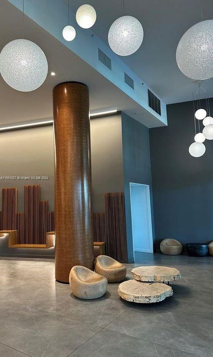 Recently Rented: $2,650 (0 beds, 1 baths, 698 Square Feet)