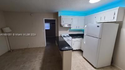 For Rent: $1,550 (1 beds, 1 baths, 427 Square Feet)